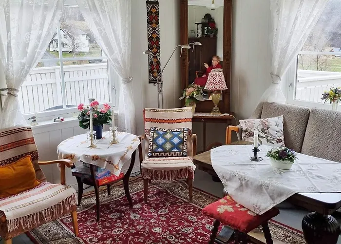 4 Person In Skatvik-by Traum